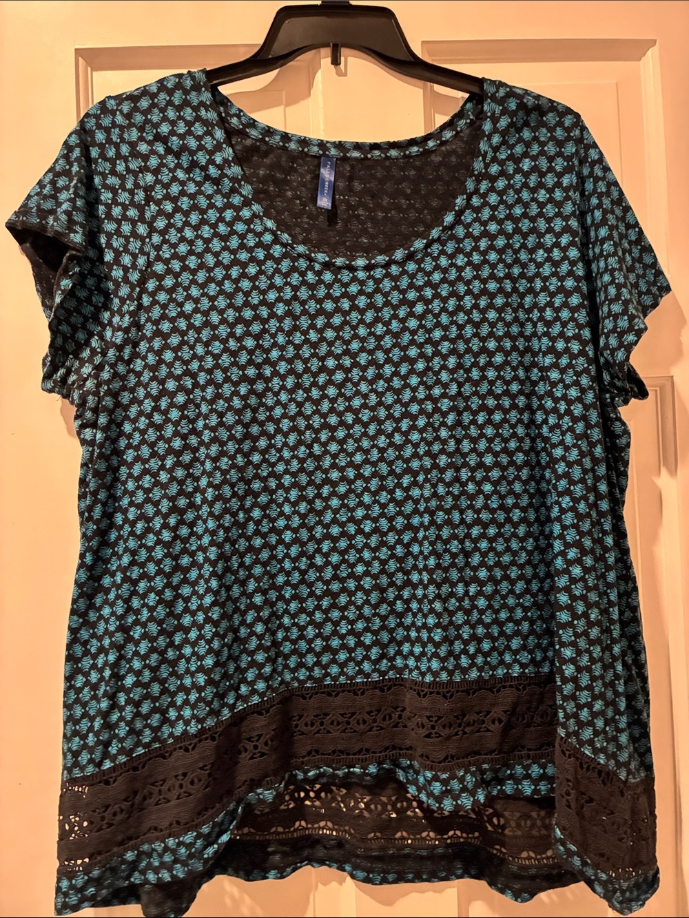 WOMEN'S TEAL/BLACK SHORT-SLEEVE SCOOP NECK TOP
